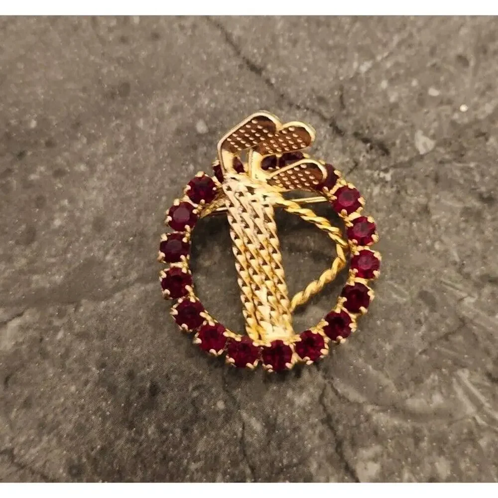 Golf Bag Clubs Brooch Pin Gold Tone Circle‎ Red Rhinestone Articulated Vintage